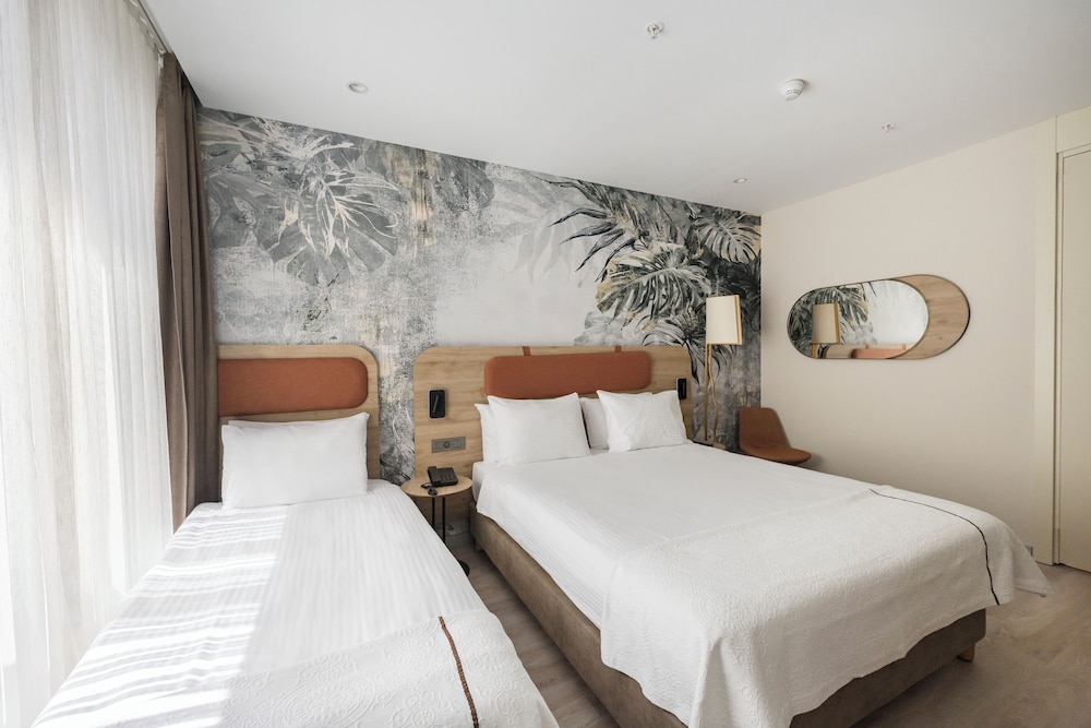 Upsuites Hotel 16