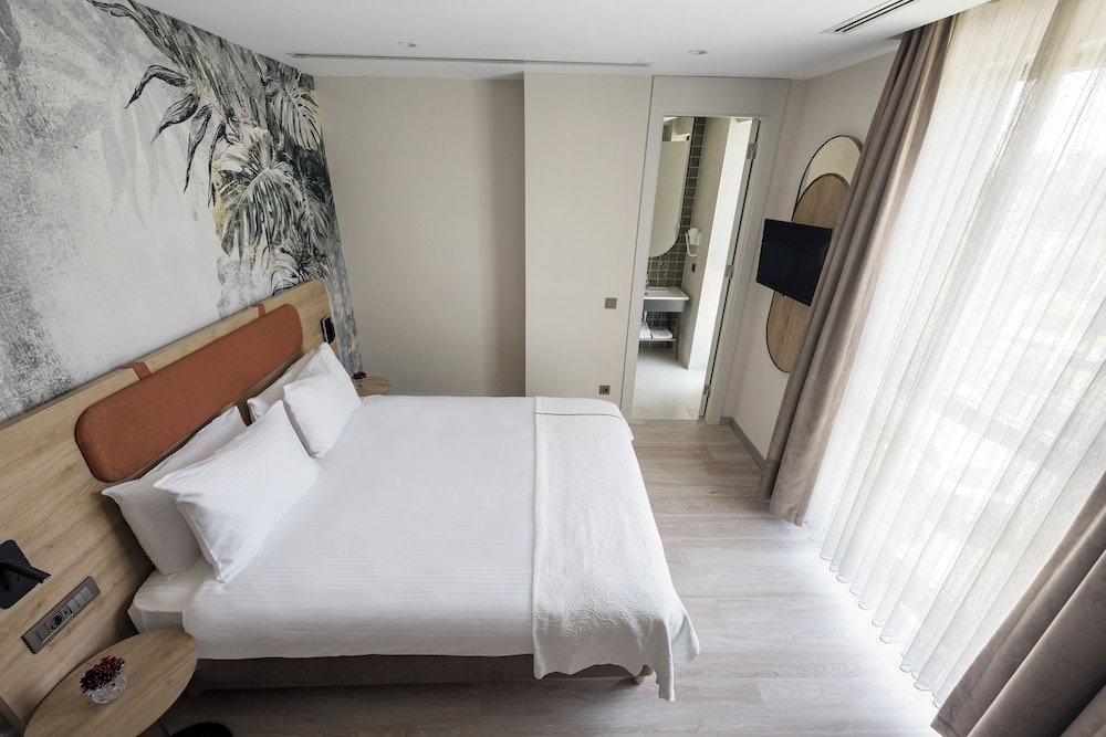 Upsuites Hotel 14