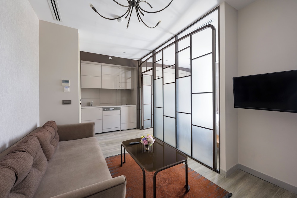 Upsuites Hotel 24