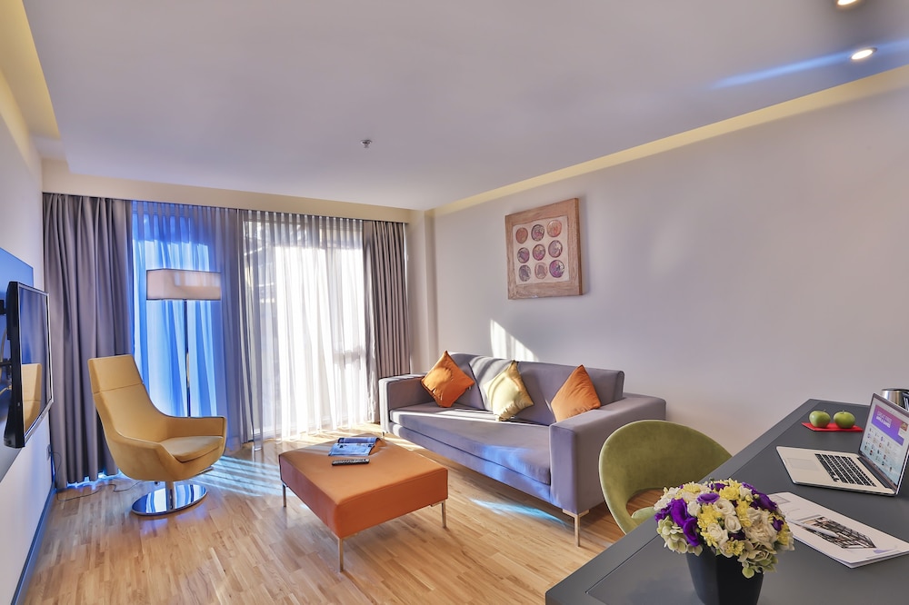 Business Life Boutique Hotel 11