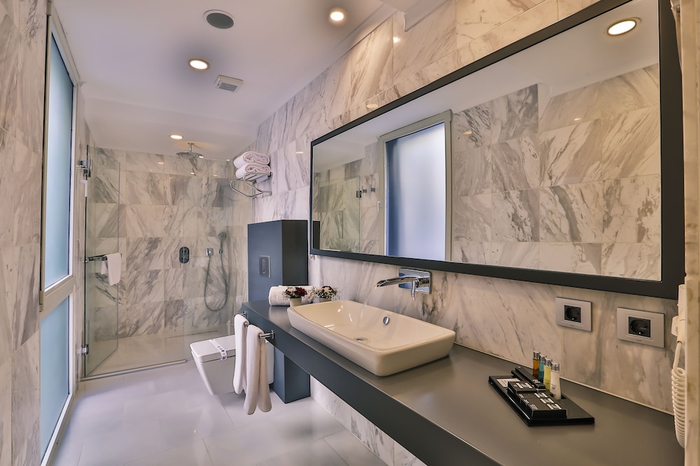 Business Life Boutique Hotel 18