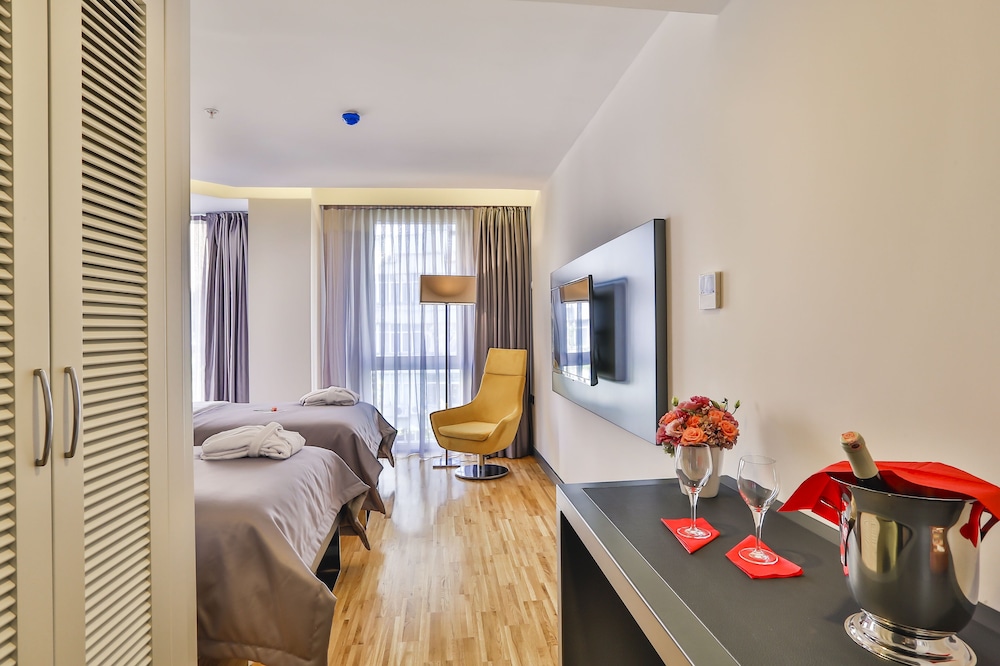 Business Life Boutique Hotel 9