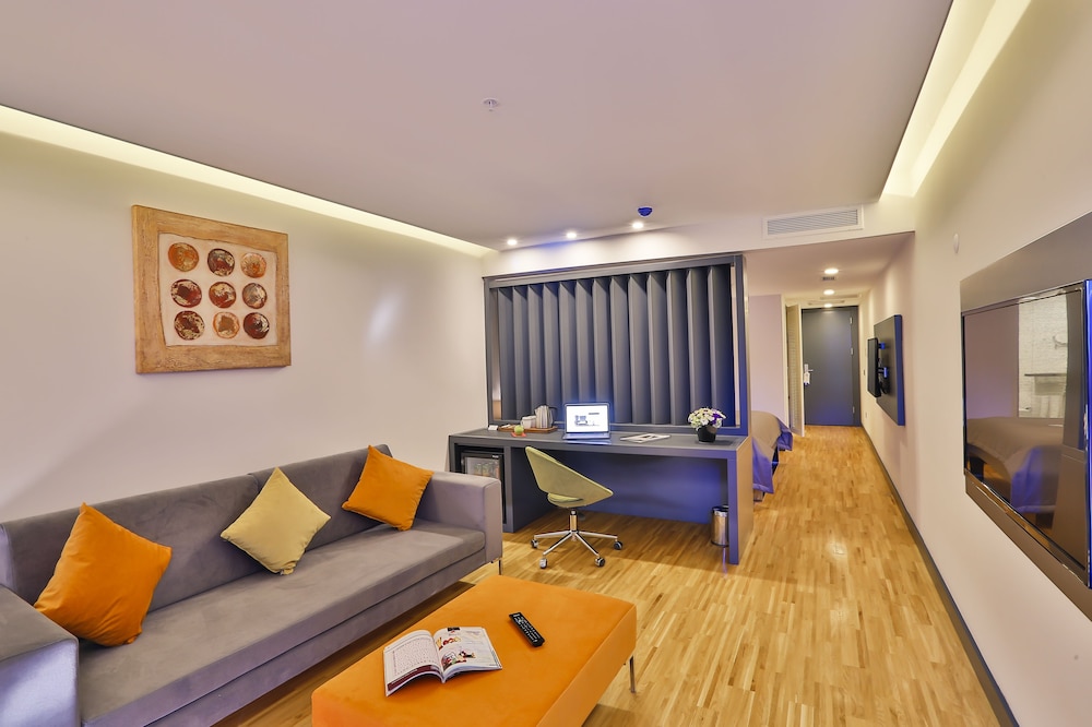 Business Life Boutique Hotel 12
