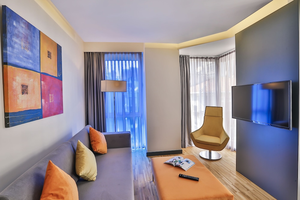 Business Life Boutique Hotel 14