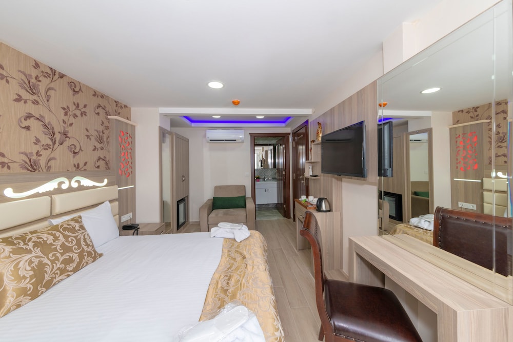 Raimond Hotel 8