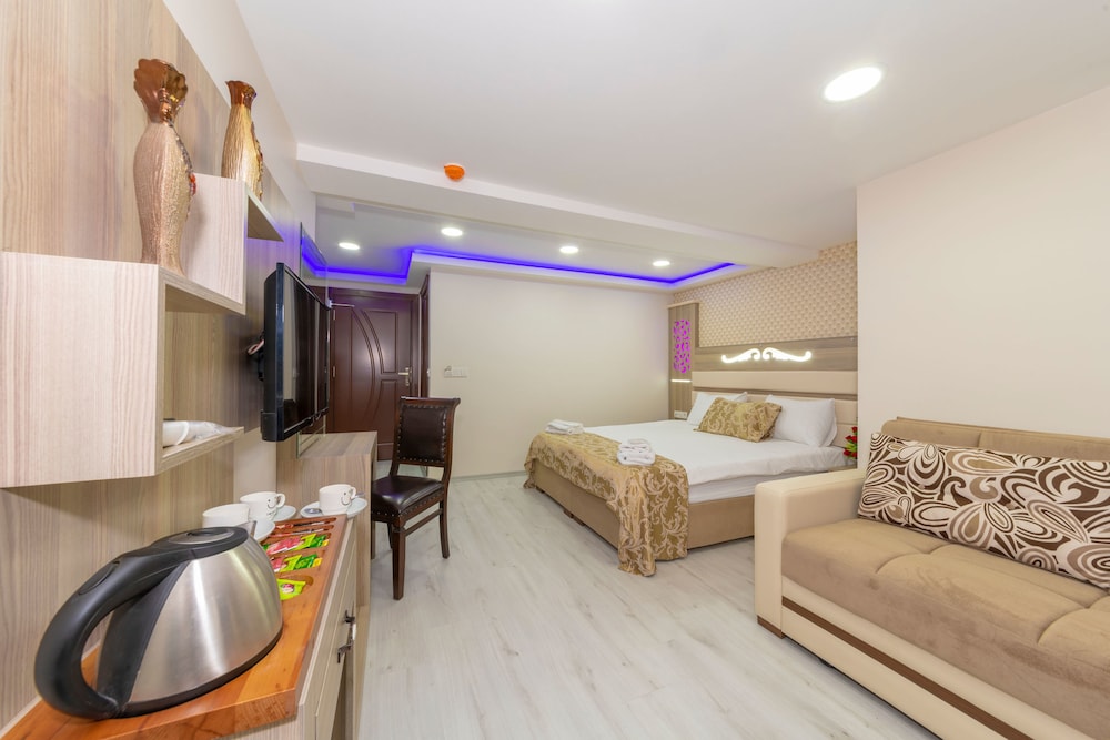 Raimond Hotel 23