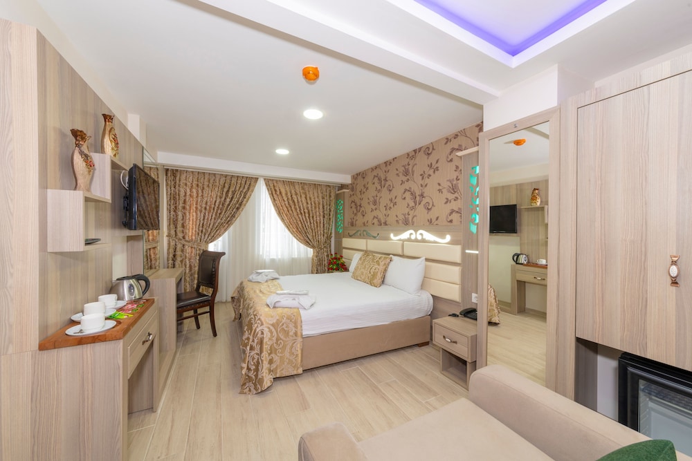 Raimond Hotel 11