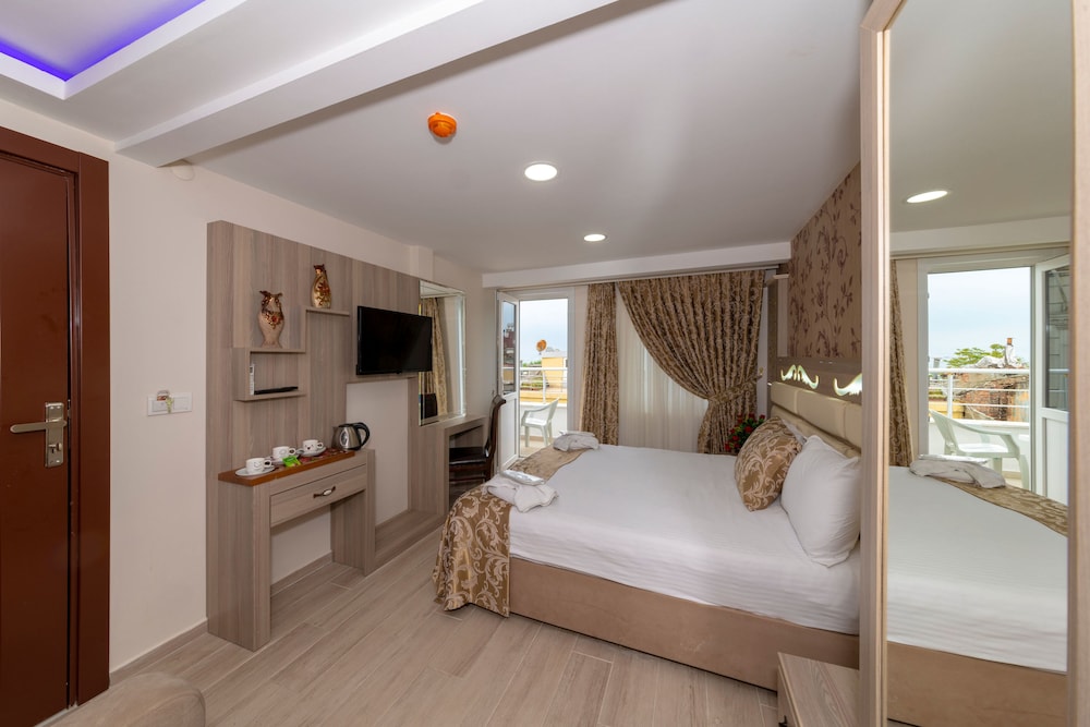 Raimond Hotel 10