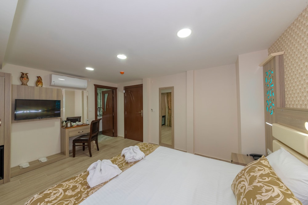 Raimond Hotel 13