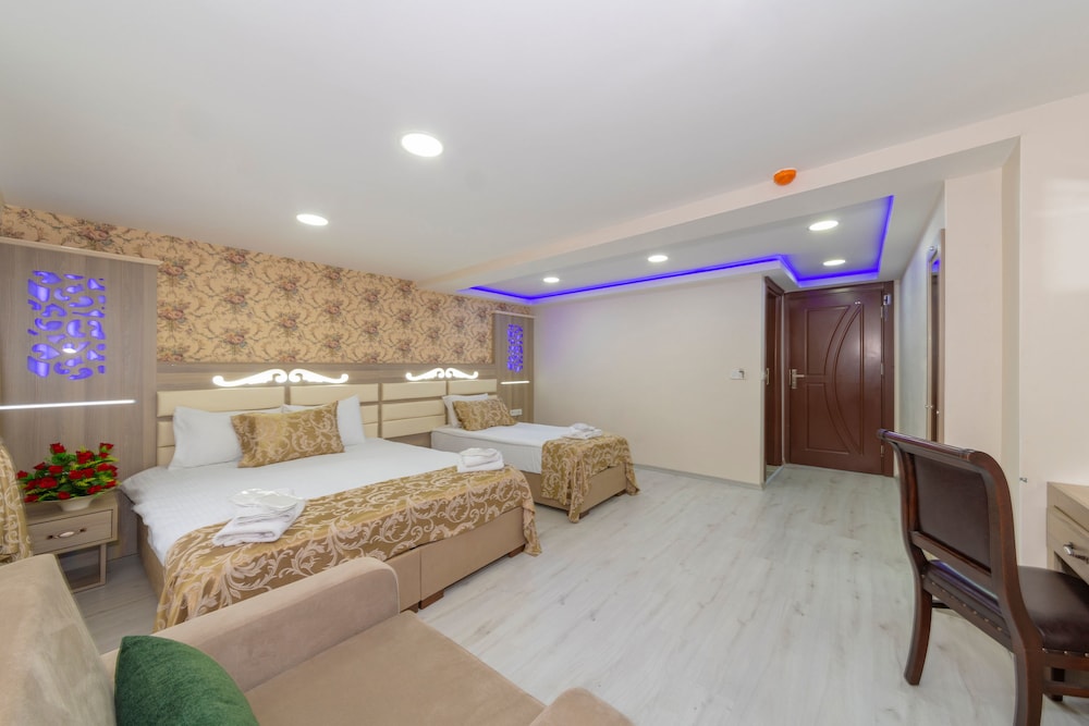 Raimond Hotel 16
