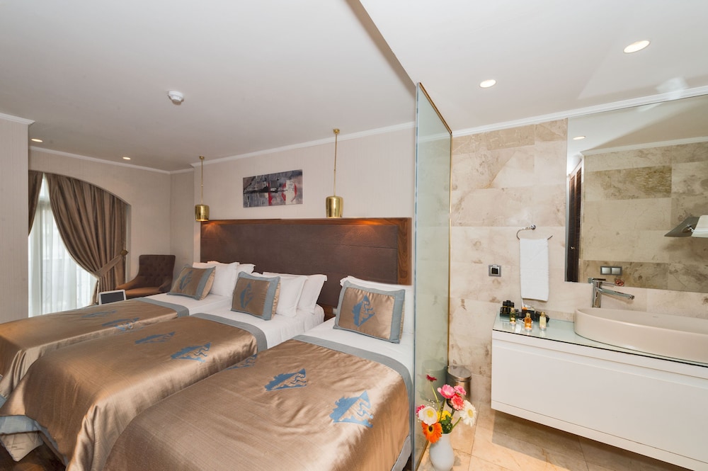 Darkmen Hotel 8