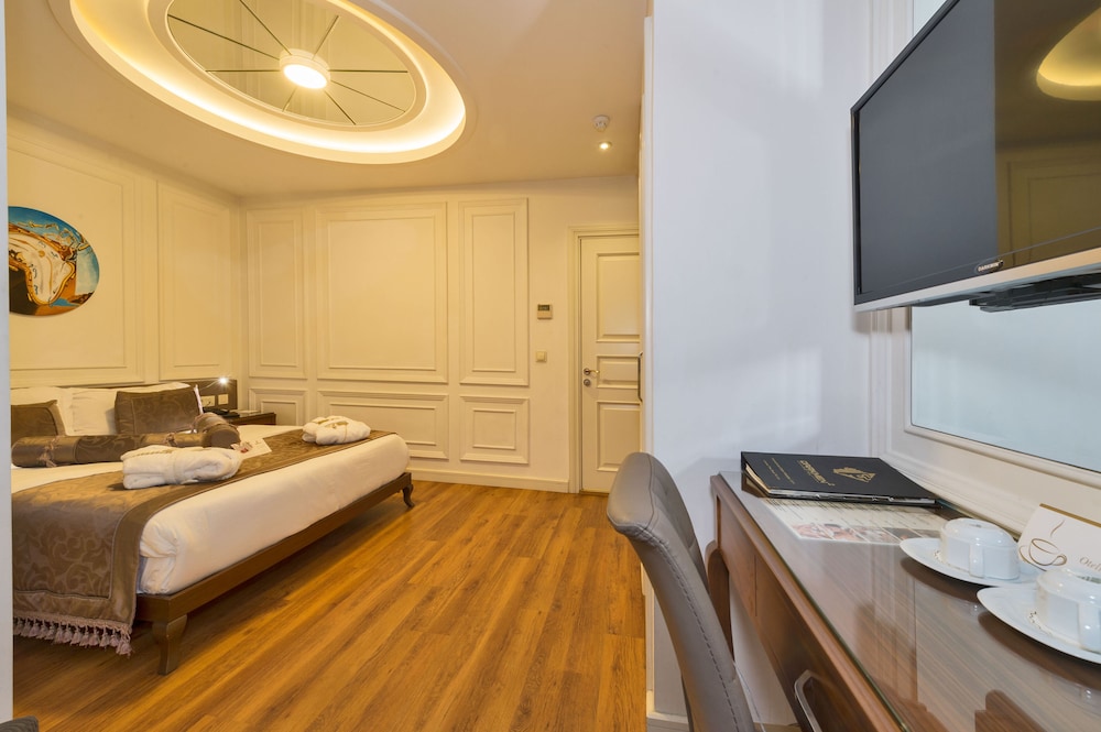 Darkmen Hotel 9