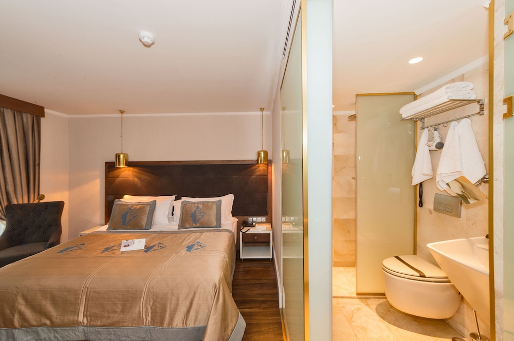 Darkmen Hotel 4