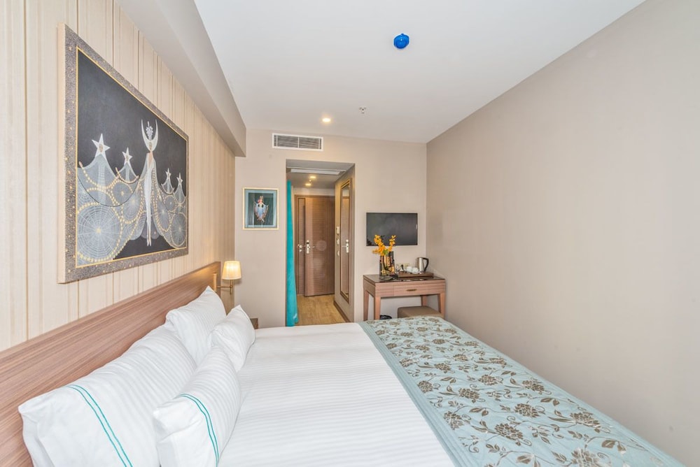 Taximist Hotel 6