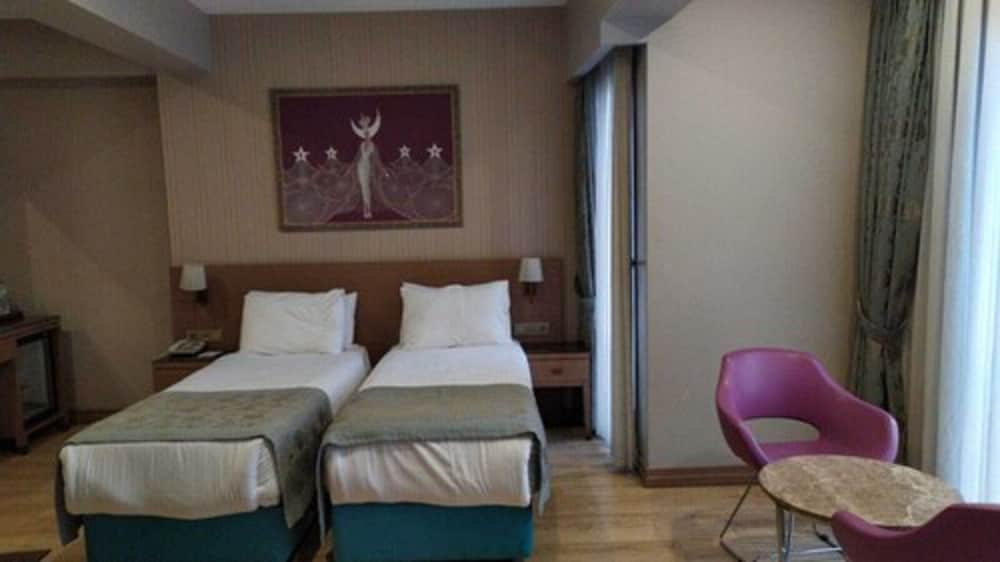 Taximist Hotel 18