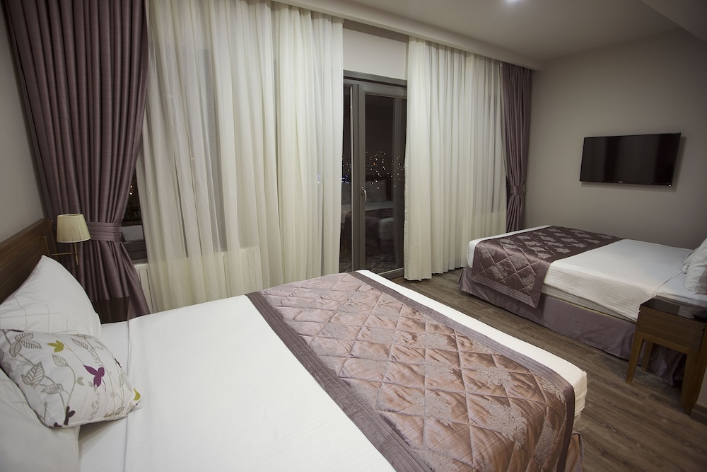 Taximist Hotel 13