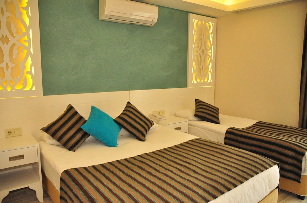 Aura Boutique Hotel 12