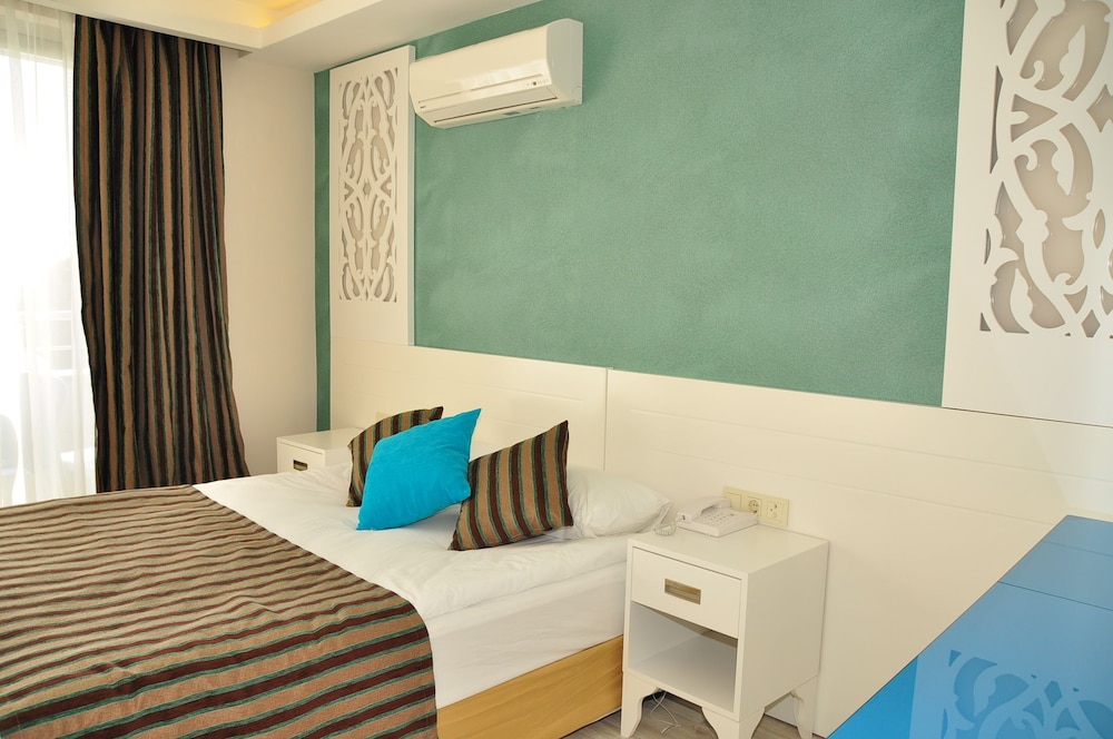 Aura Boutique Hotel 5