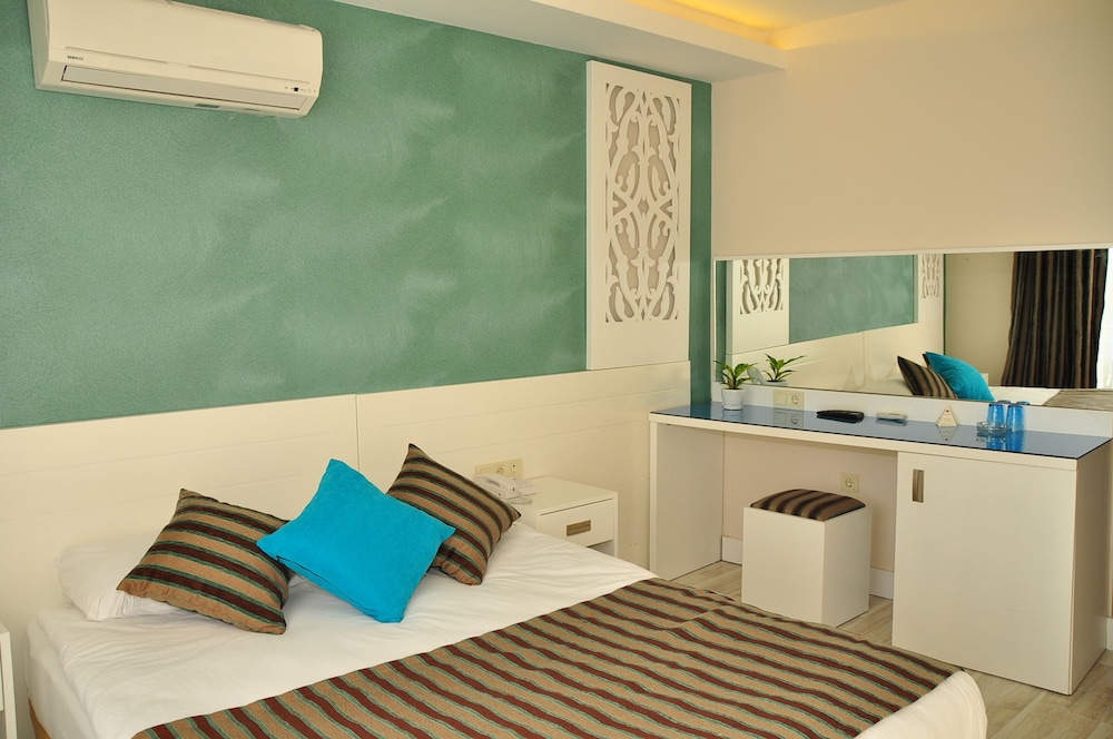 Aura Boutique Hotel 6