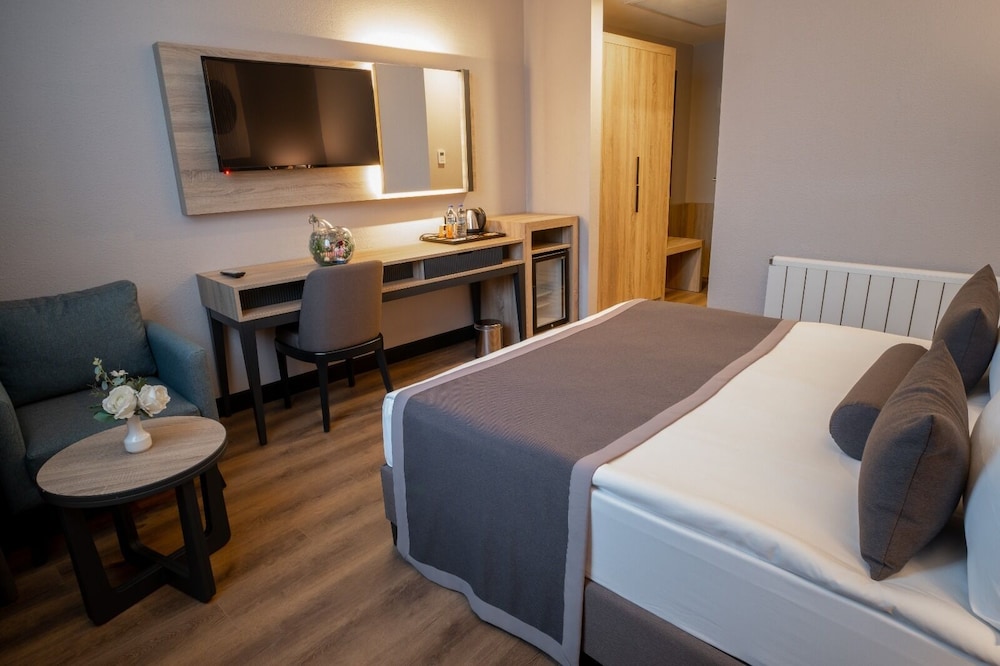 Mayi Hotel 19
