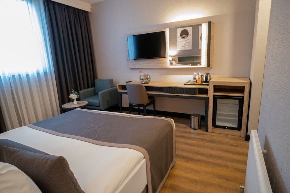 Mayi Hotel 6