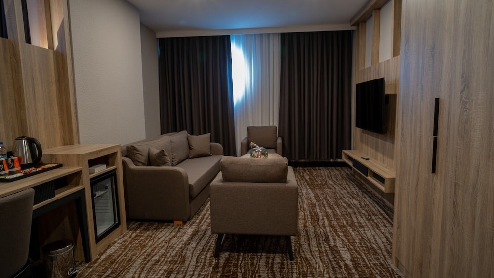 Mayi Hotel 16