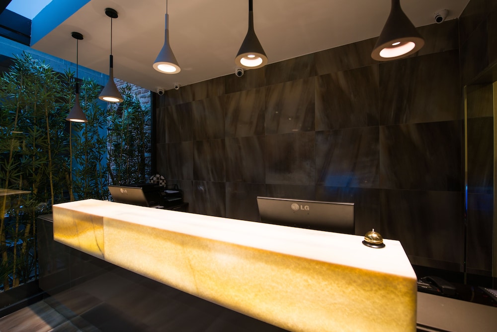 Favori Hotel 6