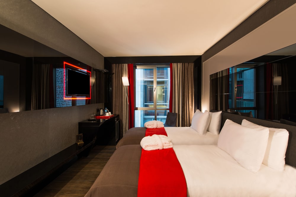 Favori Hotel 18