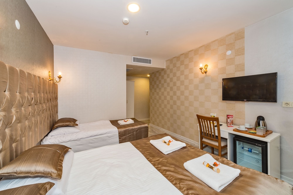 Grand Pamir Hotel 10