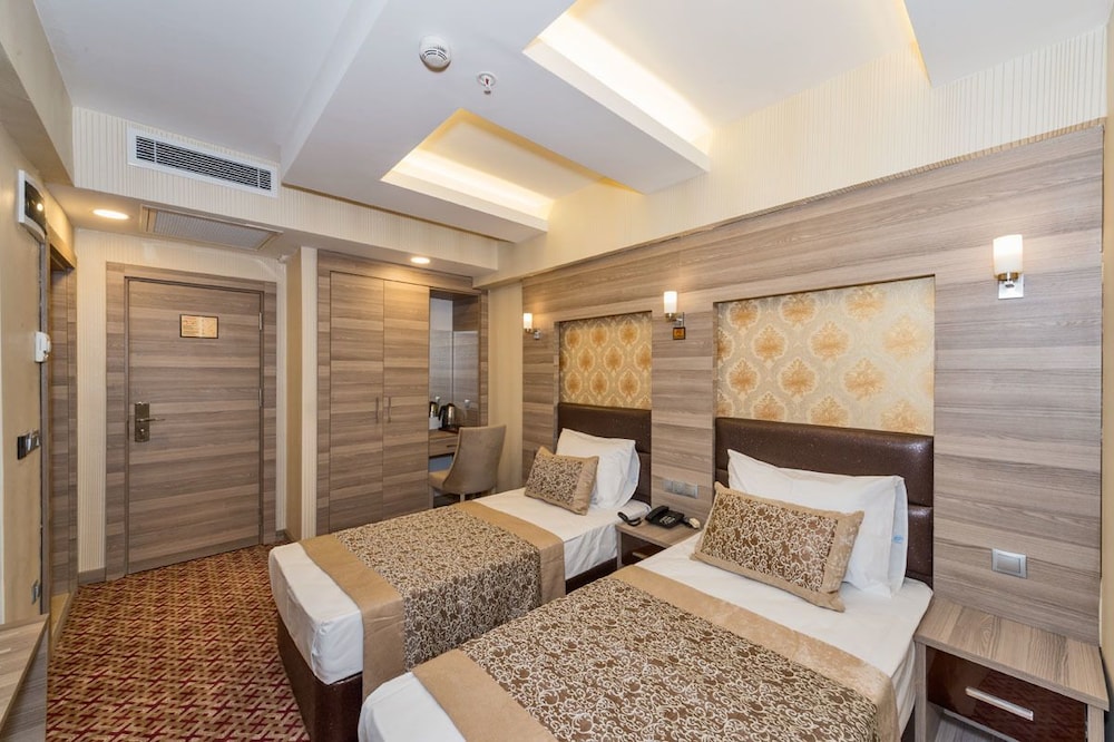 Borz Hotel 19