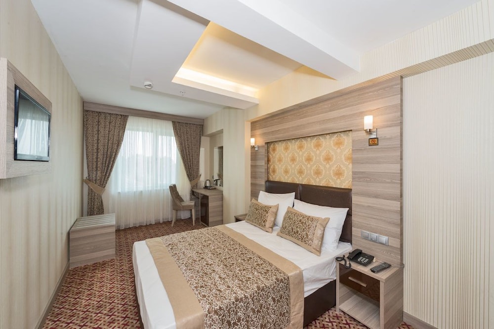 Borz Hotel 17
