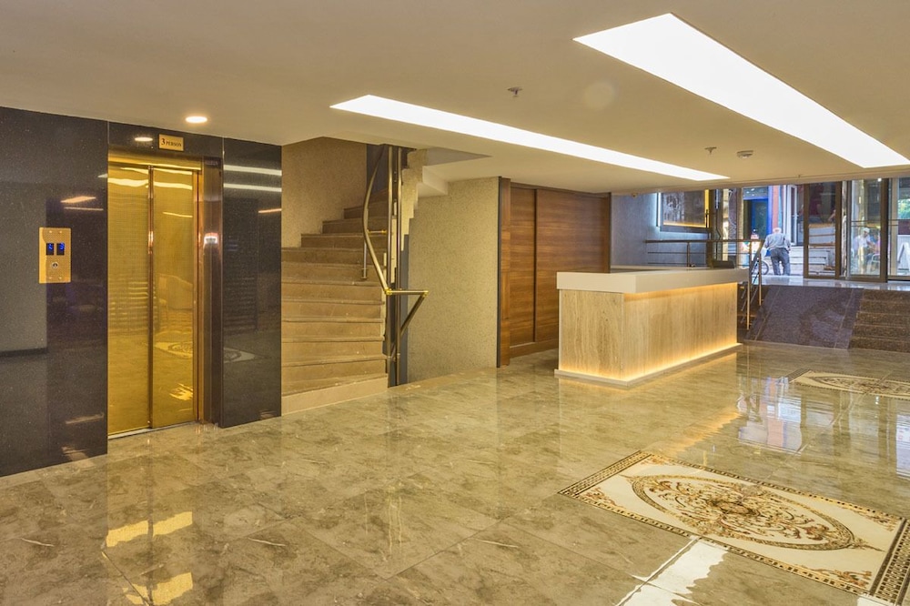 Borz Hotel 3