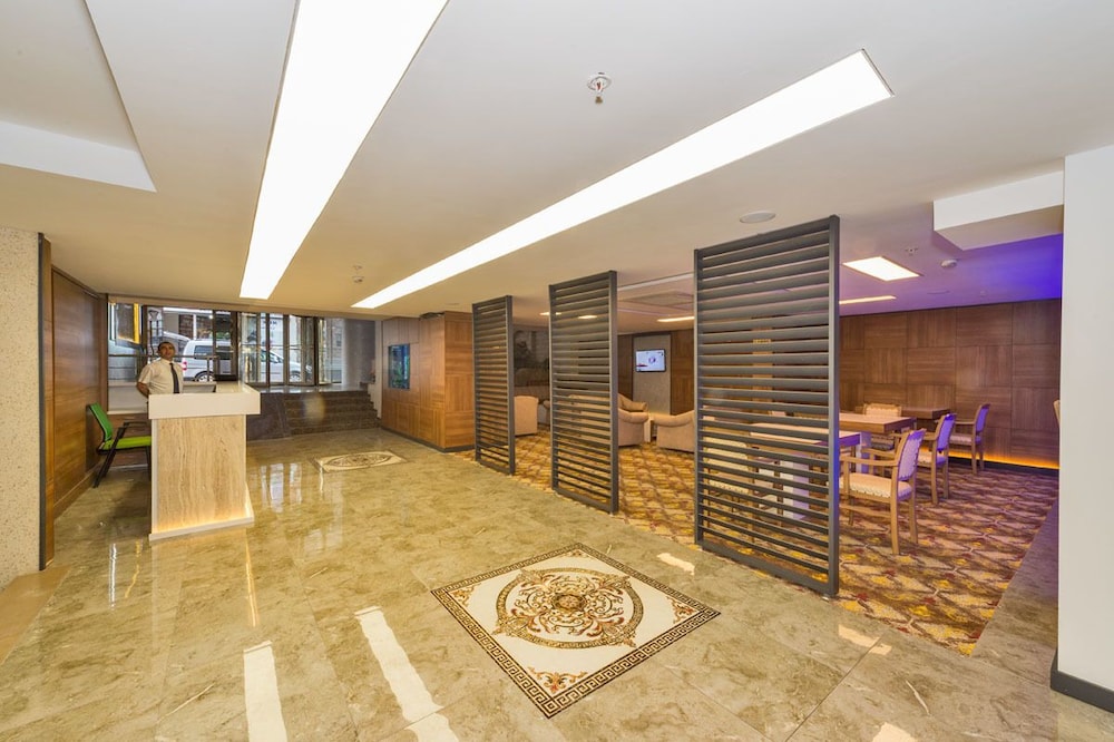Borz Hotel 2