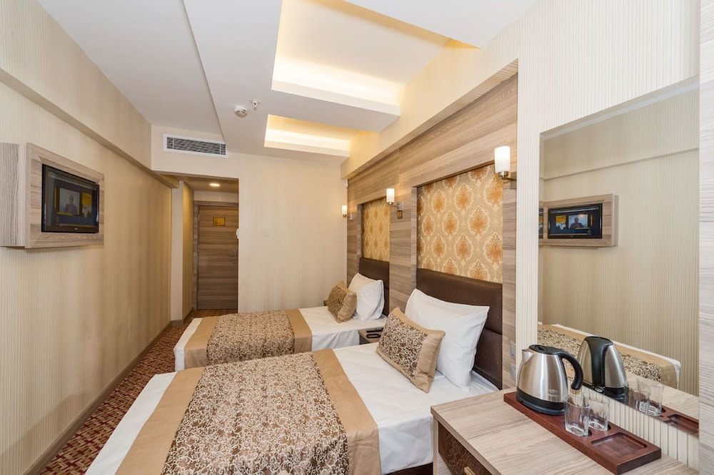 Borz Hotel 10