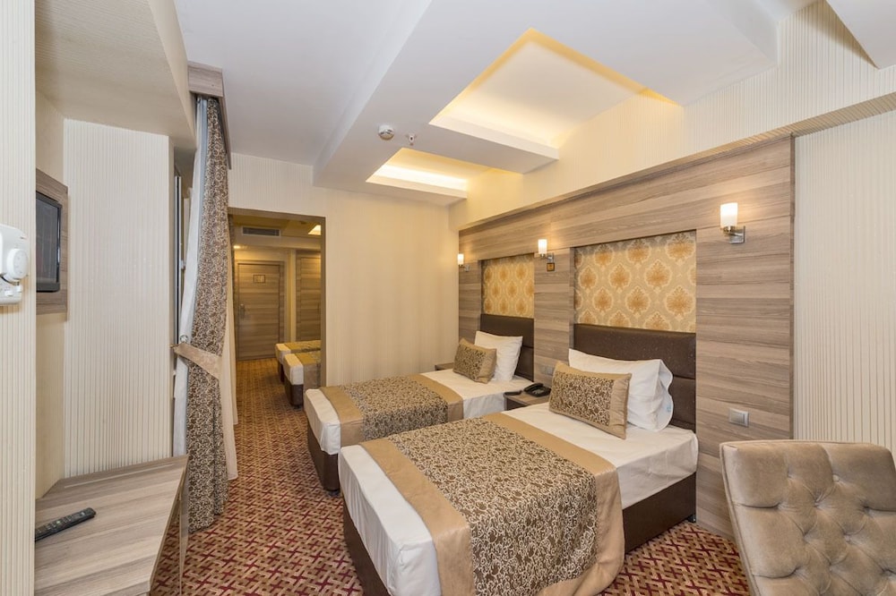 Borz Hotel 24