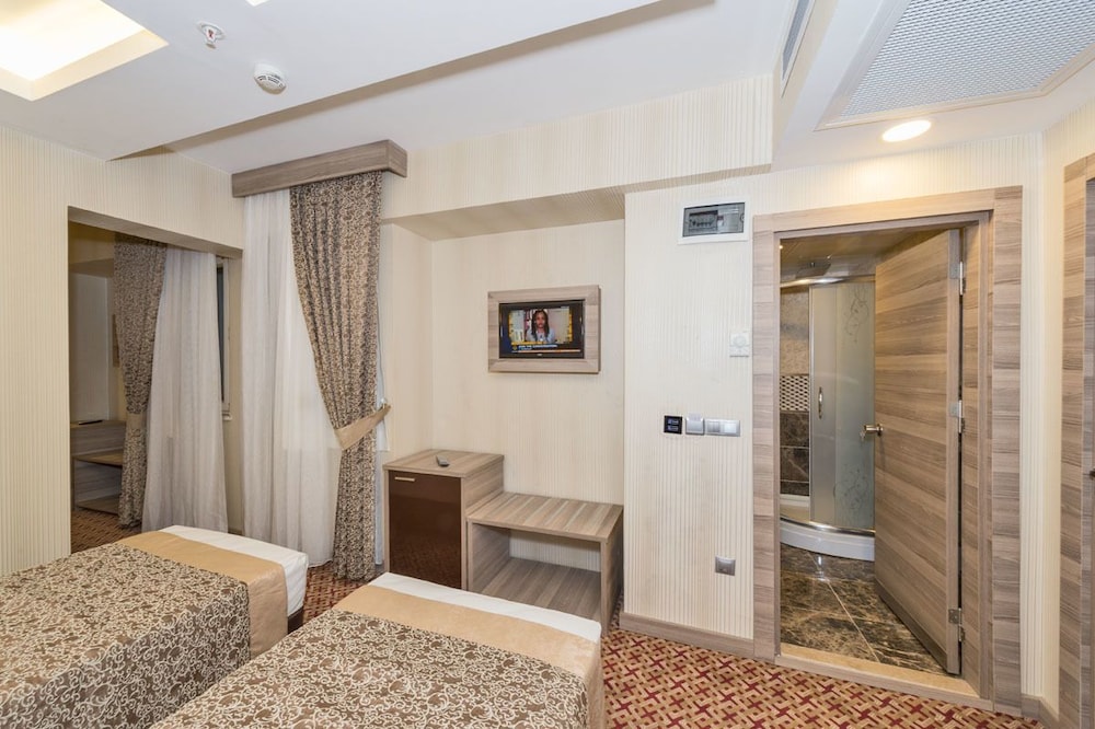 Borz Hotel 11