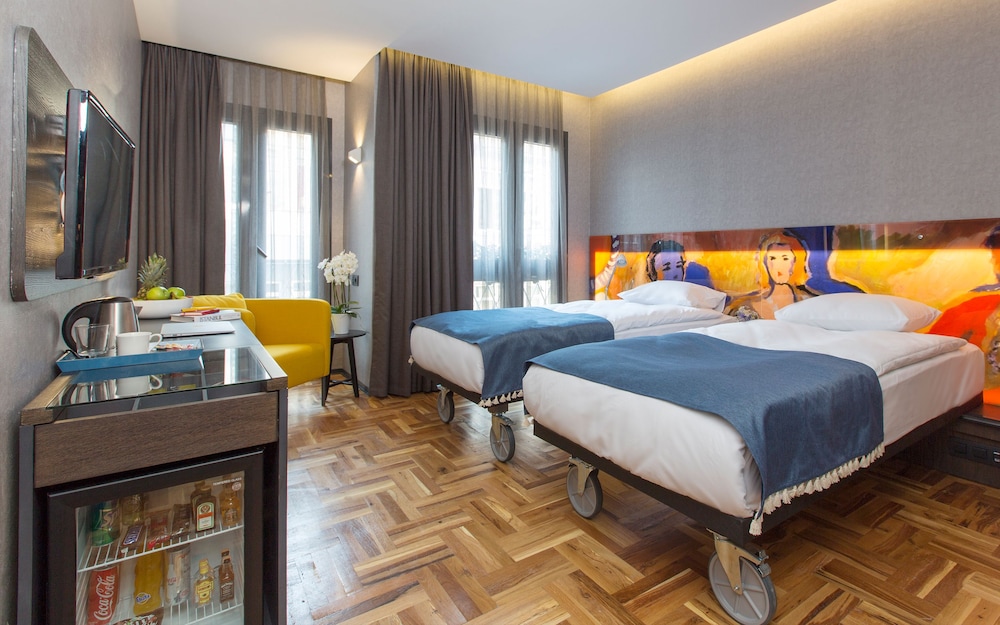 Lampa Design Hotel 10