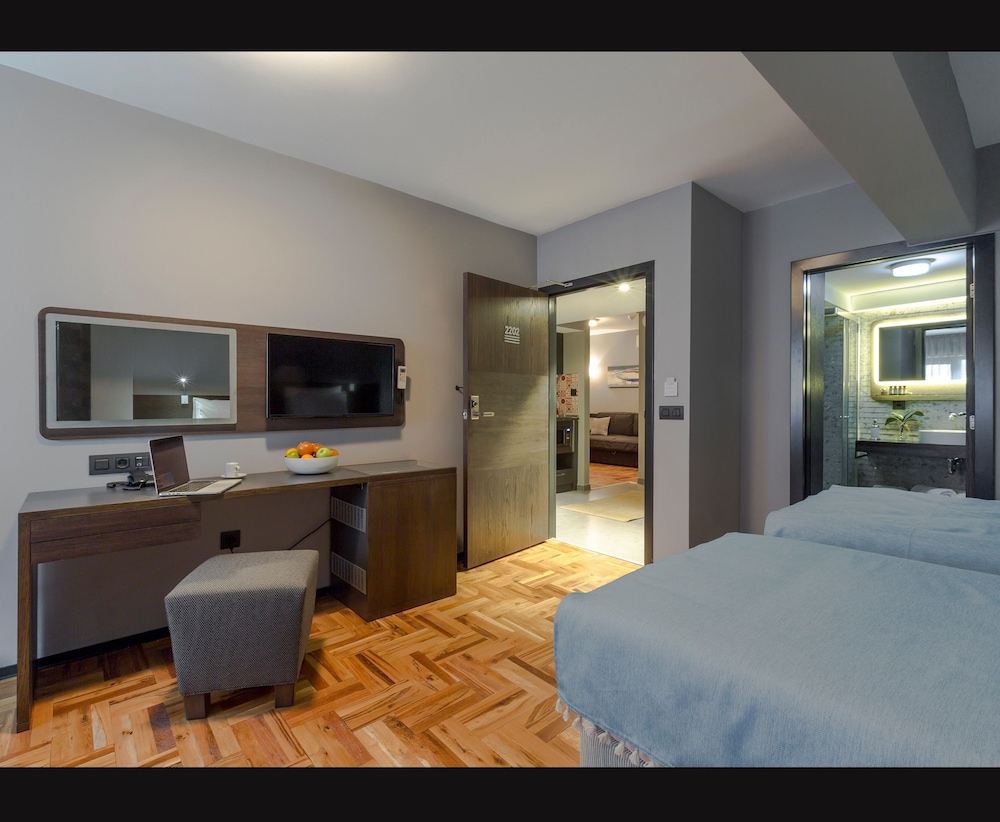 Lampa Design Hotel 16