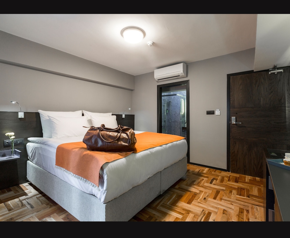 Lampa Design Hotel 12