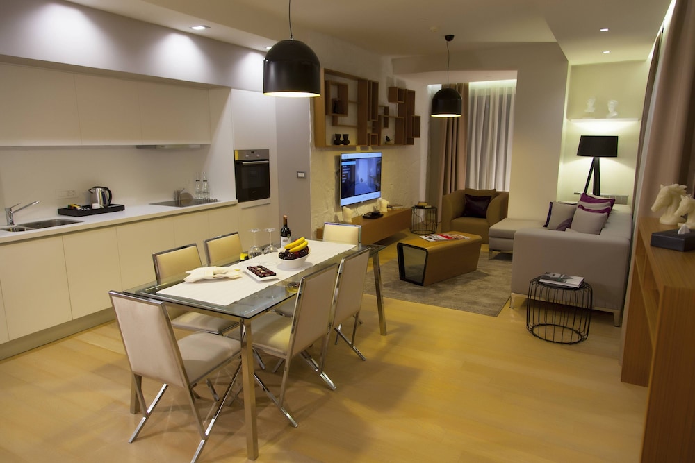 The Leos Residence 1