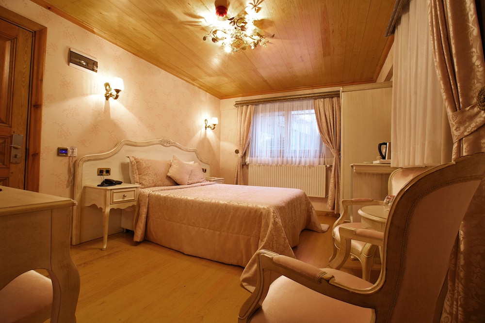 Ada Palas Buyukada 6