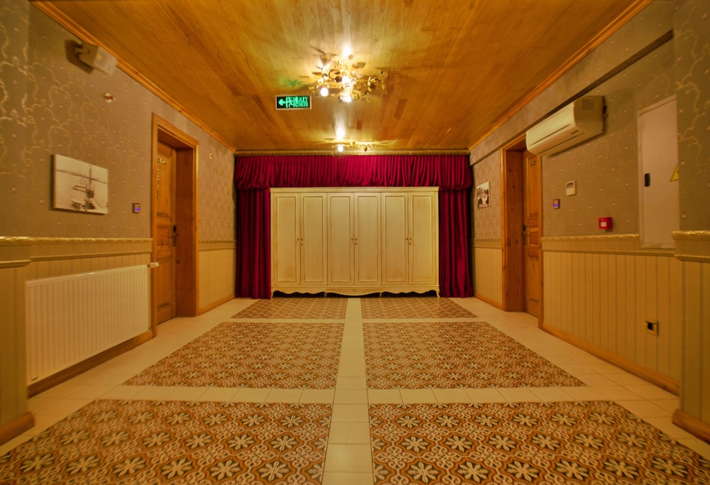 Ada Palas Buyukada 2