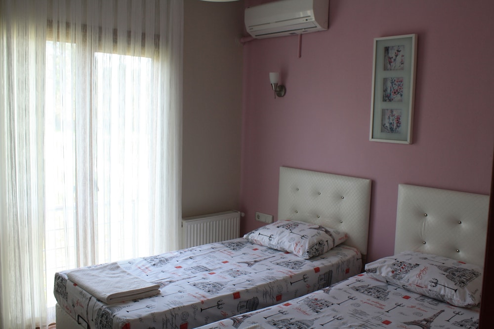 Sapphire Hotel 5