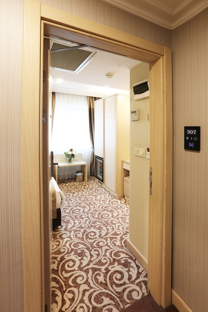 Alpinn Hotel 8
