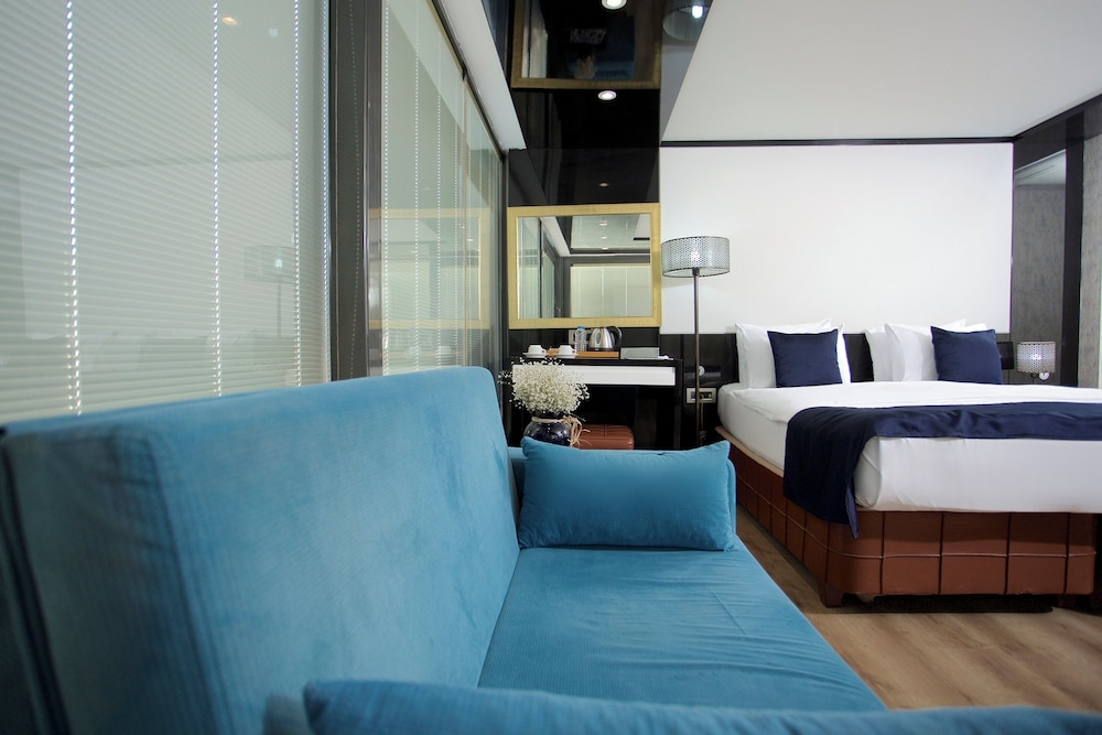 The Hera Platinum Hotel 6