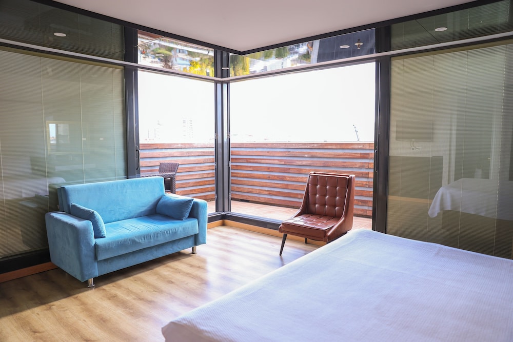 The Hera Platinum Hotel 15
