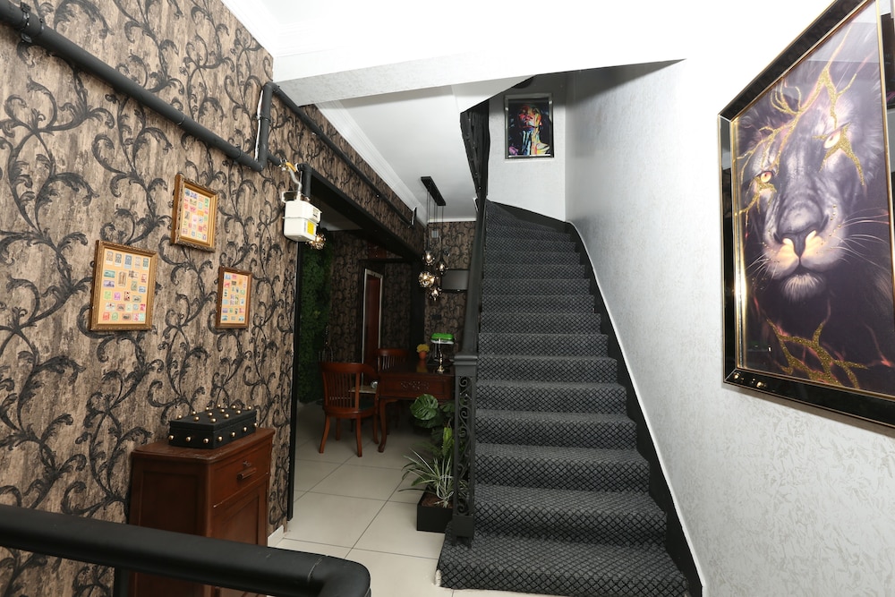 Azre Hotel 12