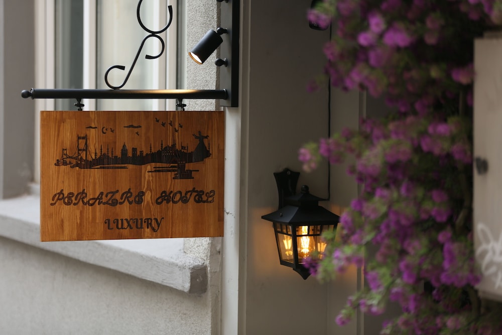 Azre Hotel 1