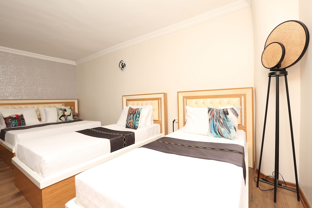 Azre Hotel 21