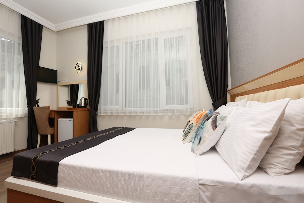 Azre Hotel 24